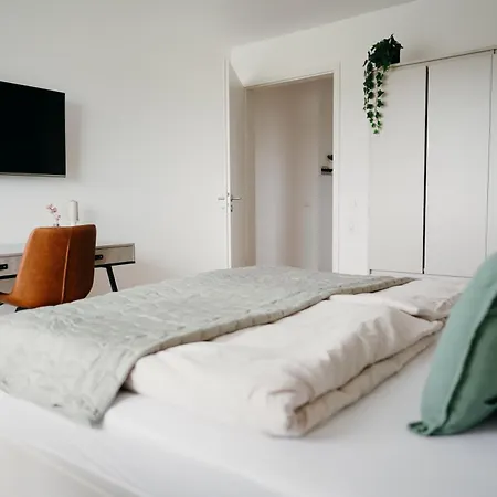Bei Ploen Mit Seeblick Und Grossem Balkon * Dersau